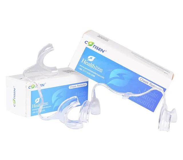 دهان بازکن و زبان گیر داخل دهانی